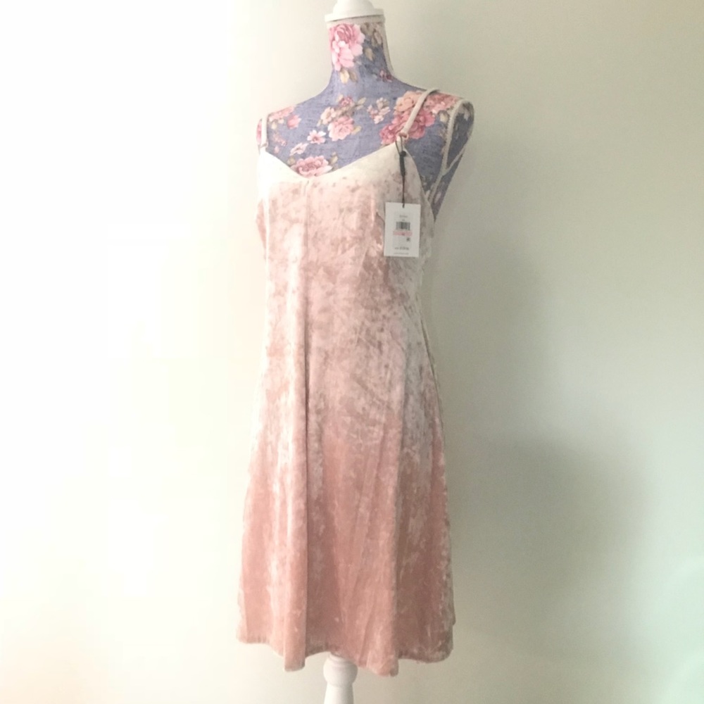 NWT Calvin Klein crush velvet blush pink dress 💕